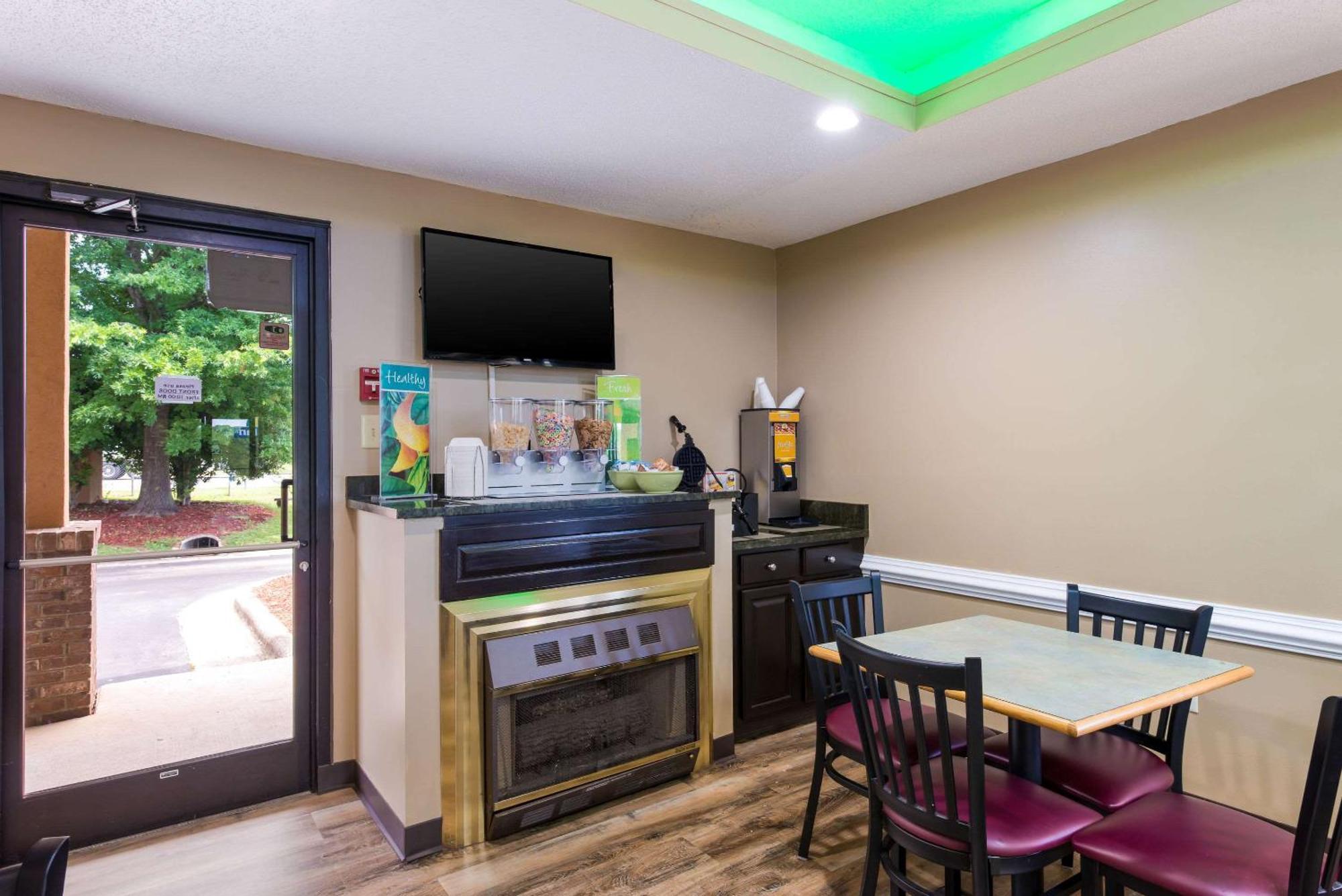 Quality Inn & Suites Rockingham Extérieur photo