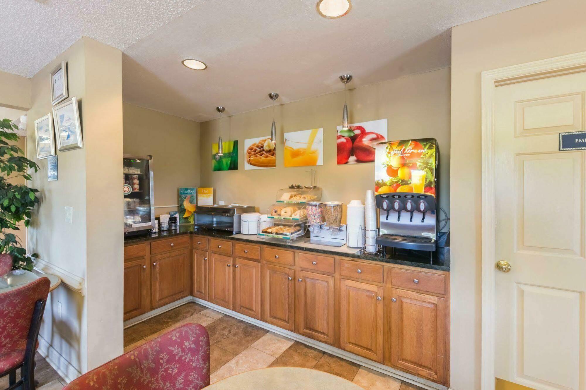 Quality Inn & Suites Rockingham Extérieur photo
